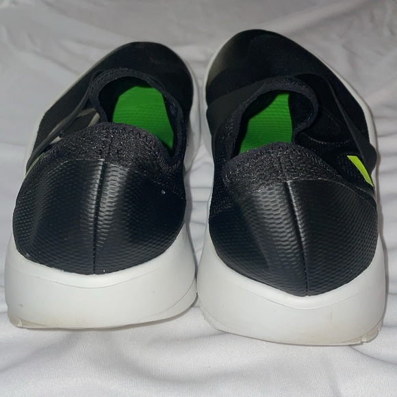 Men’s 00FOS shoes size 9, black with lime green detailing. - Picture 3 of 8